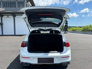 2023 Volkswagen Golf VIII, белый, 2082000 рублей, вид 5