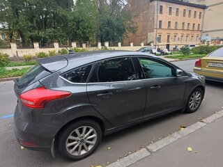 2017 Ford Focus III Рестайлинг, серый, 850000 рублей, вид 2