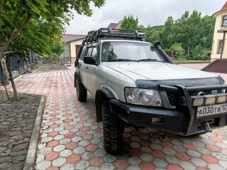2011 Nissan Patrol V (Y61) Рестайлинг, белый, 3000000 рублей, вид 2