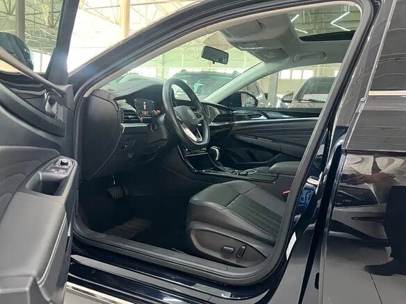2023 Volkswagen Passat B8 Рестайлинг, чёрный, 1550333 рублей - вид 3