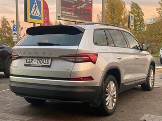 2025 Skoda Kodiaq I Рестайлинг, серебристый, 4300000 рублей, вид 5
