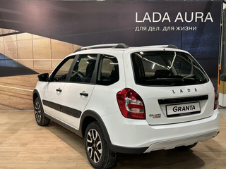 2026 Lada (ВАЗ) Granta Cross I Рестайлинг, белый, 1226000 рублей, вид 3