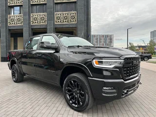 2026 Ram 1500 Crew Cab eTorque V Рестайлинг, чёрный, 11049000 рублей, вид 3