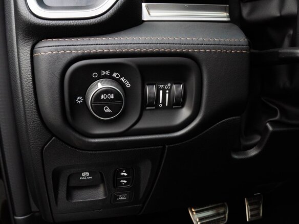 2026 Ram 1500 Crew Cab V Рестайлинг, чёрный, 10100000 рублей - вид 18