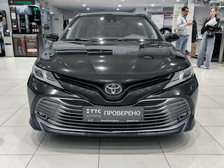 2021 Toyota Camry VIII (XV70), чёрный, 2030000 рублей, вид 2