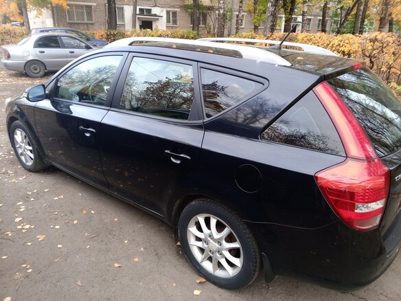 2010 Kia Ceed I Рестайлинг, чёрный, 700000 рублей - вид 3