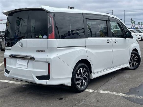 2019 Honda Stepwgn Spada V Рестайлинг, белый, 1957000 рублей - вид 3
