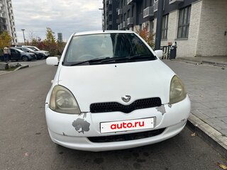 2000 Toyota Vitz I (P10), белый, 275000 рублей, вид 5