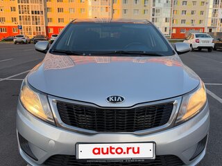 2014 Kia Rio III, серебристый, 900000 рублей, вид 1