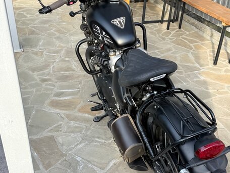 2019 Triumph Bonneville Bobber, чёрный, 1550000 рублей, вид 3