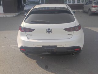 2021 Mazda 3 IV (BP), белый, 2000000 рублей, вид 2