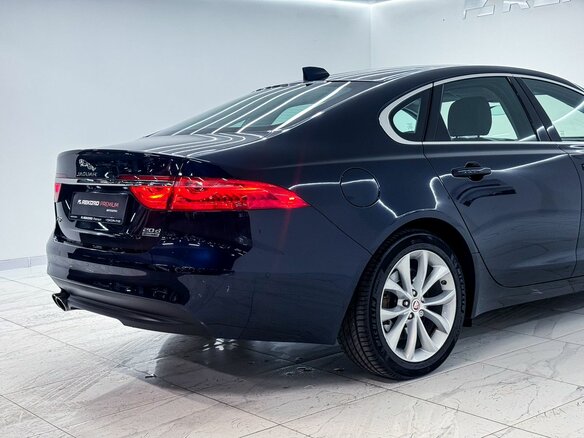 2020 Jaguar XF II, синий, 2560000 рублей - вид 29