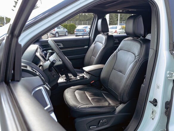 2018 Ford Explorer V Рестайлинг, белый, 2335000 рублей - вид 10