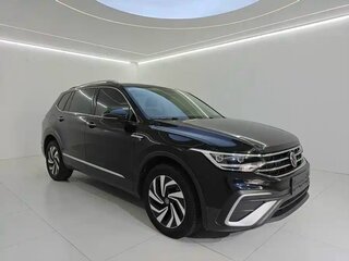 2022 Volkswagen Tiguan II Рестайлинг, чёрный, 2510000 рублей, вид 1