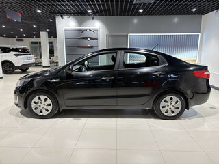 2014 Kia Rio 6-speed III, чёрный, 788000 рублей, вид 2