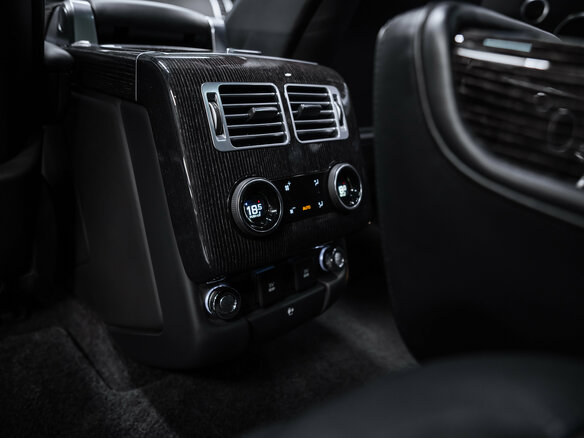 2019 Land Rover Range Rover Long IV Рестайлинг, серебристый, 6190000 рублей - вид 26