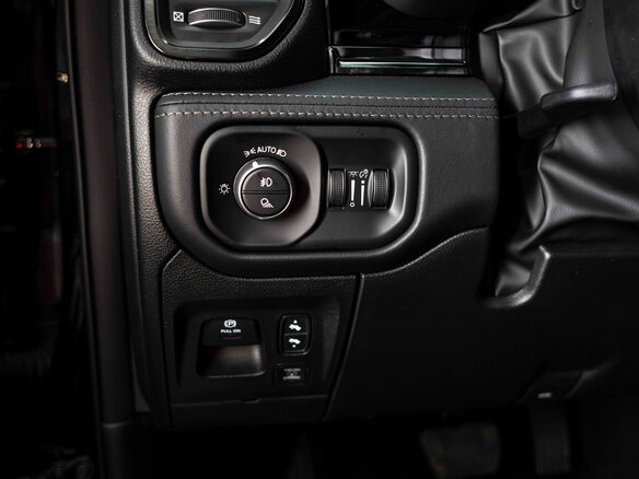 2026 Ram 1500 Crew Cab eTorque V Рестайлинг, чёрный, 11494964 рублей - вид 8