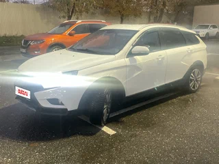 2019 Lada (ВАЗ) Vesta SW Cross I, белый, 990000 рублей, вид 1