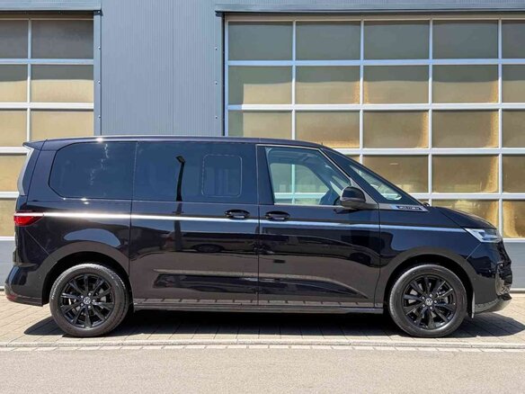2023 Volkswagen Multivan T7, чёрный, 5190000 рублей - вид 1