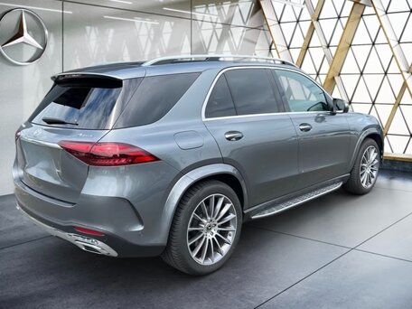 2025 Mercedes-Benz GLE 300 d II (V167) Рестайлинг, серый, 10200000 рублей, вид 5