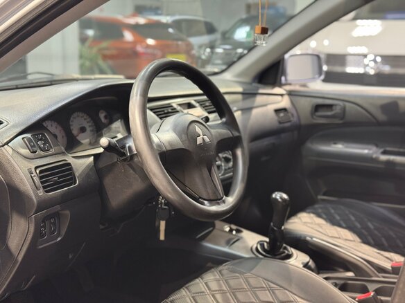 2007 Mitsubishi Lancer IX Рестайлинг, серебристый, 365000 рублей - вид 9