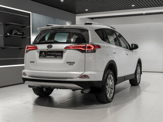 2017 Toyota RAV4 IV (XA40) Рестайлинг, белый, 2420000 рублей, вид 5