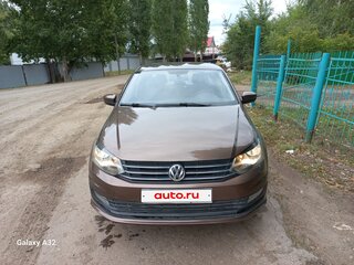 2016 Volkswagen Polo V Рестайлинг, коричневый, 1000000 рублей, вид 3