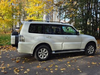 2012 Mitsubishi Pajero IV Рестайлинг 1, белый, 1778000 рублей, вид 2