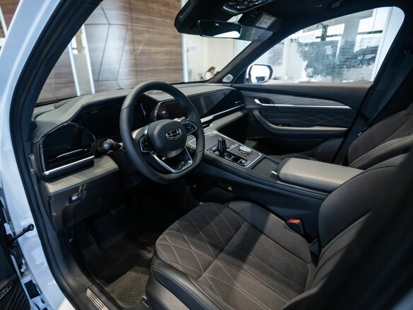 2026 Geely Monjaro I, белый, 4899990 рублей - вид 12