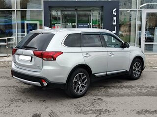 2017 Mitsubishi Outlander III Рестайлинг 2, серебристый, 2439000 рублей, вид 5
