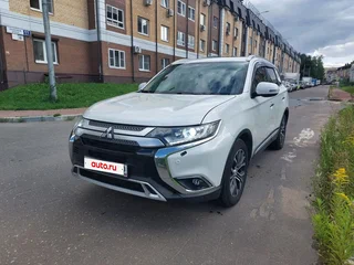 2016 Mitsubishi Outlander III Рестайлинг 2, белый, 1900000 рублей, вид 1