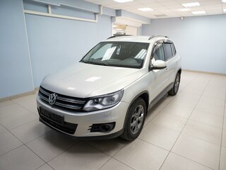 2013 Volkswagen Tiguan I Рестайлинг, серебристый, 949000 рублей, вид 2