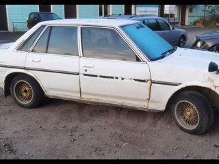 1985 Toyota Mark II V (X70), белый, 350000 рублей, вид 3