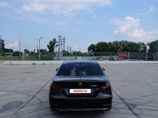 2009 BMW 5 серии 525i V (E60/E61) Рестайлинг, чёрный, 1300000 рублей, вид 4