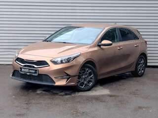 2022 Kia Ceed III Рестайлинг, коричневый, 1750000 рублей, вид 1