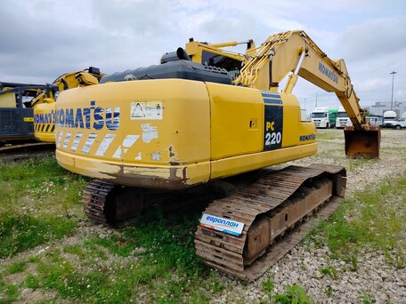 2020 Komatsu PC220-8, жёлтый, 8180000 рублей, вид 3