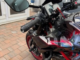 2022 Kawasaki Z 900, красный, 950000 рублей, вид 4