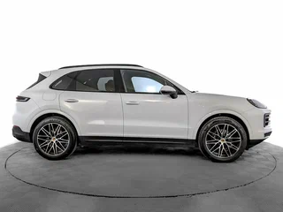 2024 Porsche Cayenne III Рестайлинг, белый, 12250000 рублей, вид 4