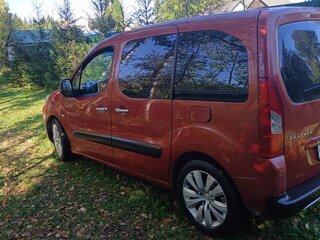 2009 Peugeot Partner II, красный, 500000 рублей, вид 2