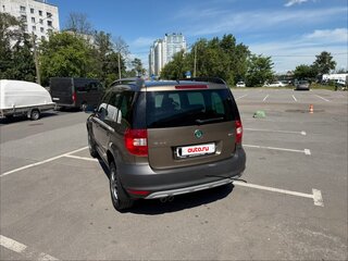 2011 Skoda Yeti I, коричневый, 850000 рублей, вид 3