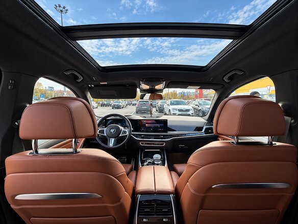 2023 BMW X7 40i I (G07) Рестайлинг, чёрный, 16500000 рублей - вид 12