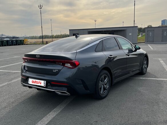 2020 Kia K5 III, серый, 2350000 рублей - вид 3