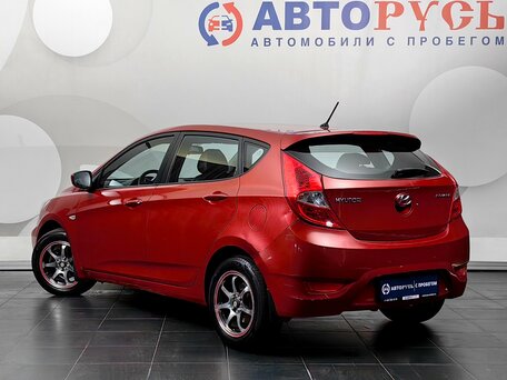 2011 Hyundai Solaris I, красный, 565000 рублей, вид 2