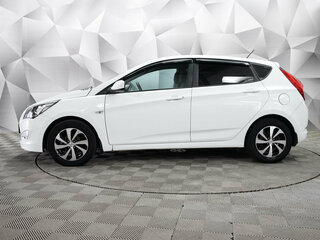 2016 Hyundai Solaris I Рестайлинг, белый, 696000 рублей, вид 2