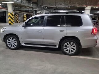 2018 Toyota Land Cruiser 200 Series Рестайлинг 2, серый, 10300000 рублей, вид 4