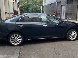 2013 Toyota Camry VII (XV50), серый, 1400000 рублей, вид 3