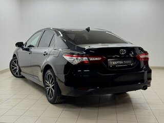 2021 Toyota Camry VIII (XV70) Рестайлинг, чёрный, 3470000 рублей, вид 4