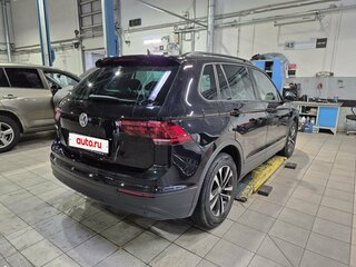 2020 Volkswagen Tiguan II Рестайлинг, чёрный, 2190000 рублей, вид 5