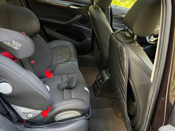 2019 BMW X1 18d sDrive II (F48), коричневый, 2150000 рублей - вид 16