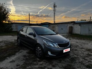 2014 Kia Rio 5-speed III, серый, 800000 рублей, вид 2